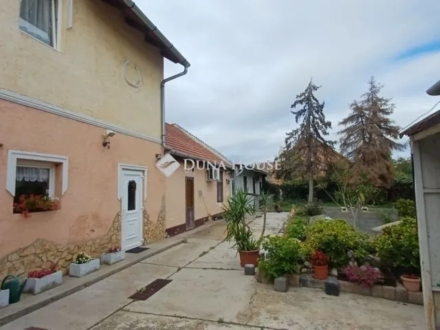 Eladó ház Budapest XV. kerület, Rákospalota 180 nm