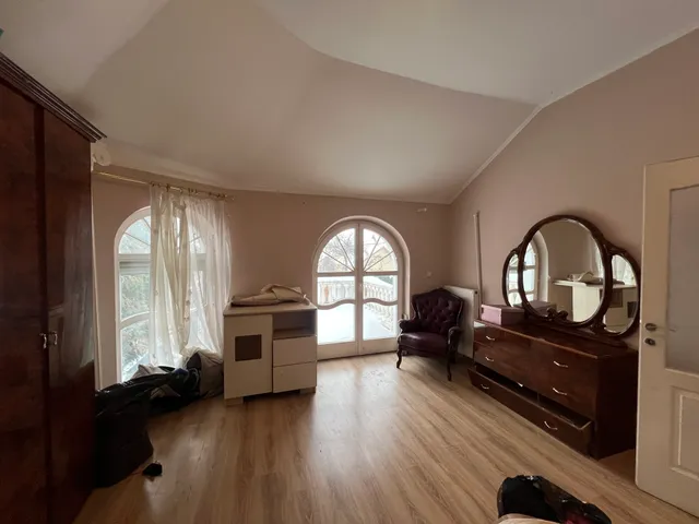 Eladó ház Budakalász 350 nm