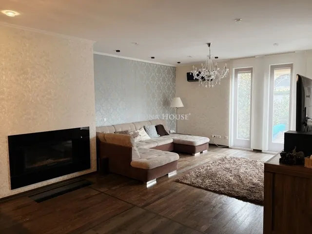 Eladó ház Budapest IV. kerület, Újpest 239 nm
