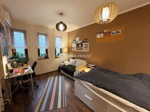 Eladó ház Budapest IV. kerület, Újpest 239 nm