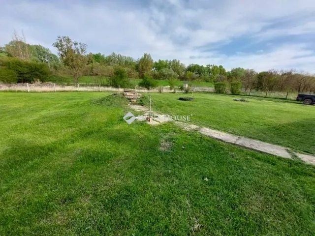 Eladó mezőgazdasági ingatlan Pély 150 nm