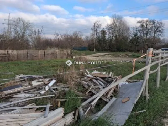 Eladó telek Budapest III. kerület 1486 nm