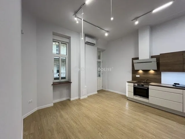 Eladó lakás Budapest II. kerület, Országút 120 nm