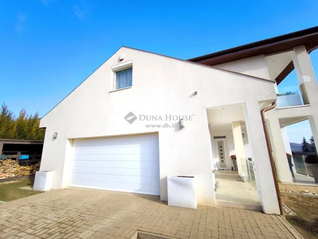 Eladó ház Csobánka 250 nm