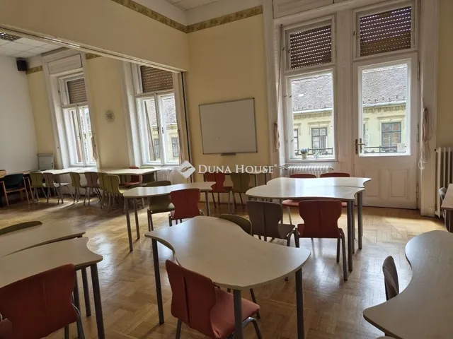 Eladó lakás Budapest II. kerület 117 nm