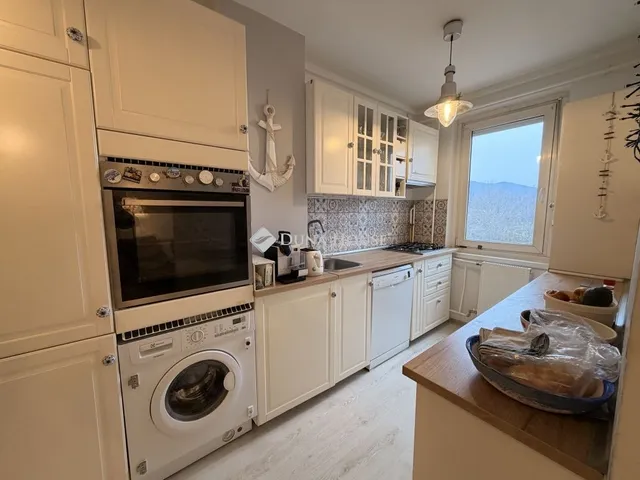 Eladó lakás Budapest III. kerület 73 nm