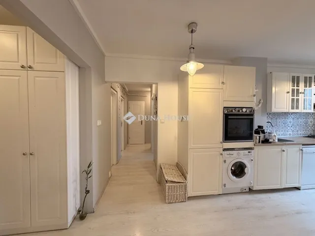 Eladó lakás Budapest III. kerület 73 nm