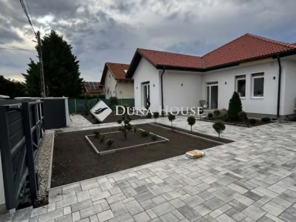 Eladó ház Budakalász 171 nm
