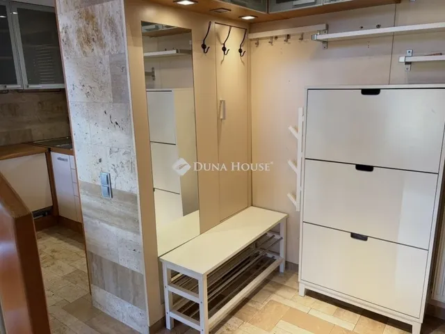 Eladó lakás Budapest III. kerület 70 nm