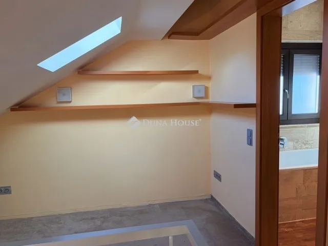 Eladó lakás Budapest III. kerület 70 nm