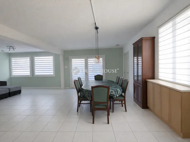 Eladó ház Pomáz 140 nm