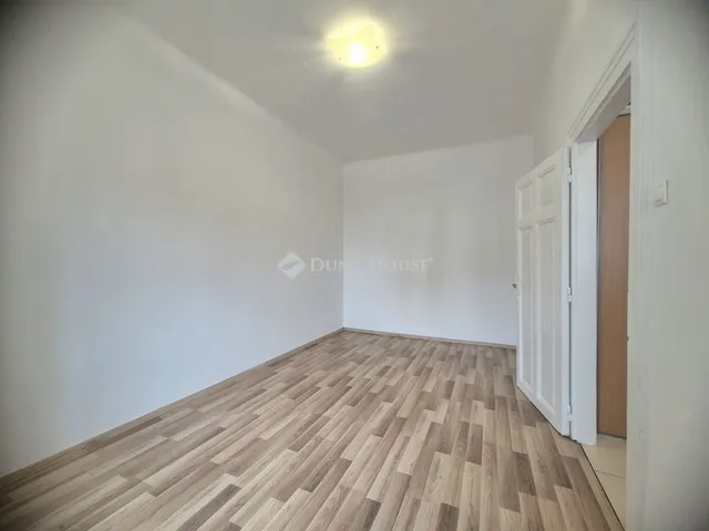 Eladó lakás Budapest III. kerület 25 nm