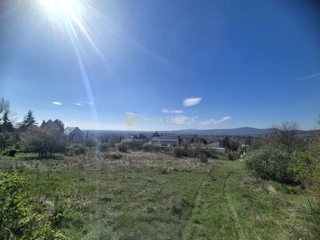 Eladó telek Szentendre 1660 nm