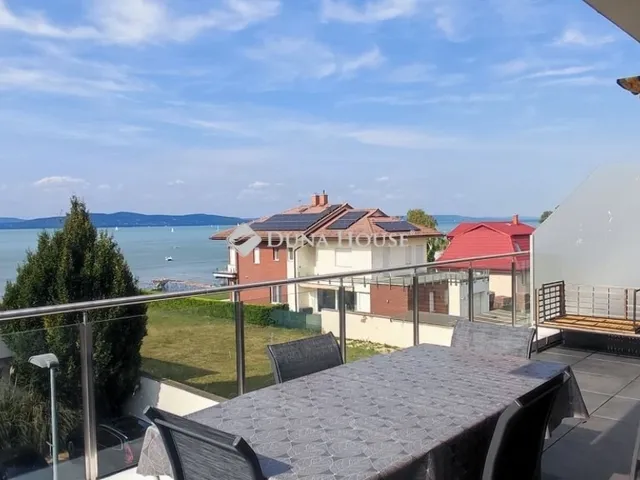 Eladó lakás Balatonboglár 138 nm