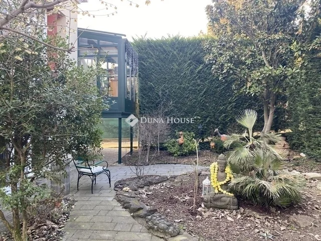 Eladó ház Budapest XVI. kerület, Sashalom 250 nm