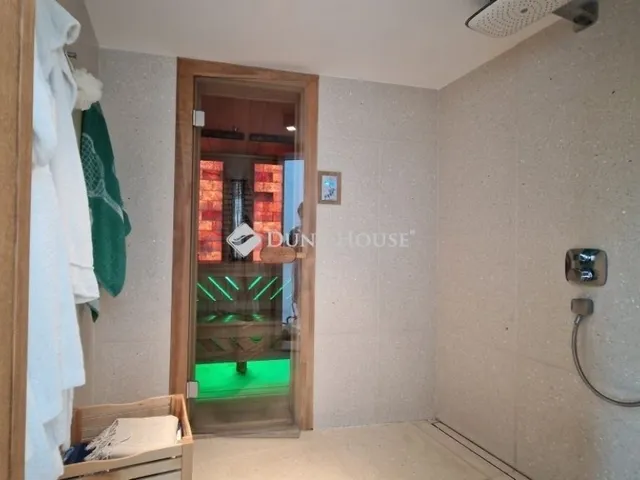 Eladó ház Mogyoród 260 nm