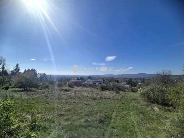 Eladó telek Szentendre 1660 nm