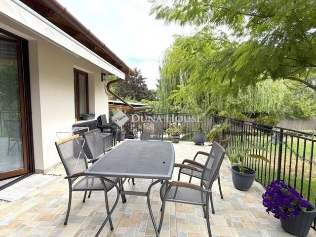 Eladó ház Szentendre, Szarvashegy 170 nm