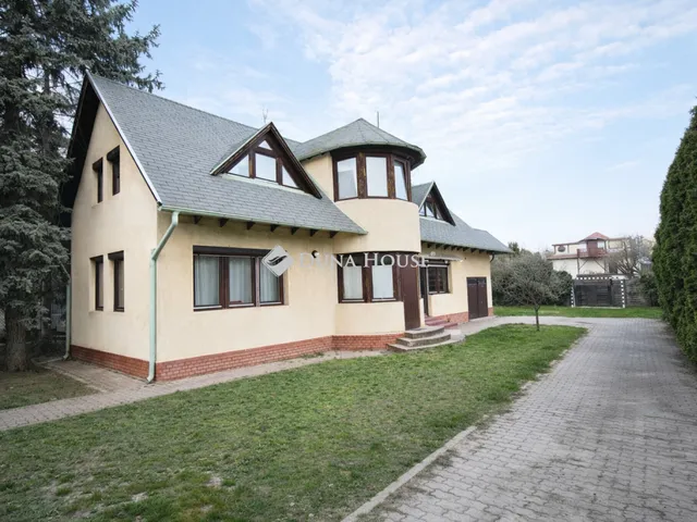 Eladó ház Budapest III. kerület, Csillaghegy 177 nm