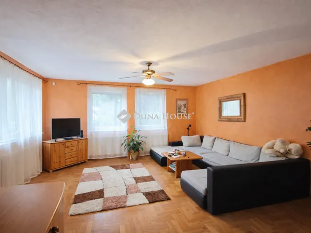 Eladó ház Budapest III. kerület, Csillaghegy 177 nm