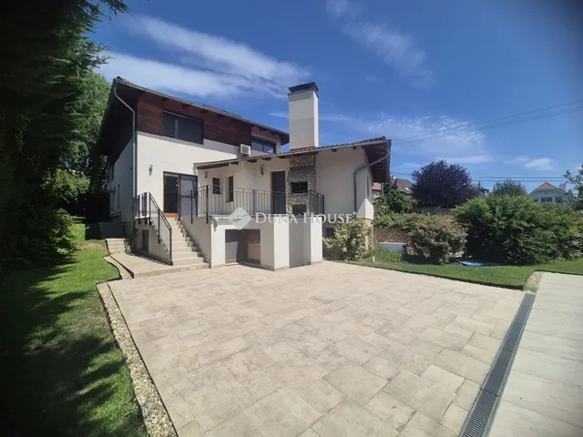 Eladó ház Üröm 325 nm