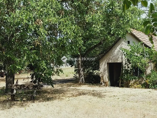Eladó telek Lovasberény 3943 nm