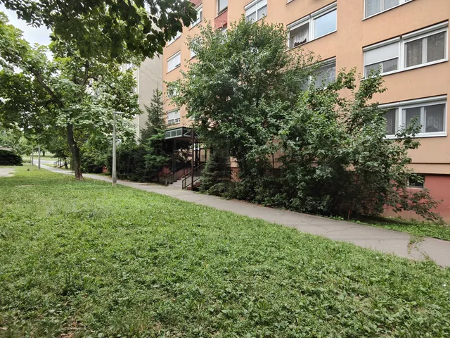 Eladó lakás Pécs, Kertváros, Eszék utca 54 nm