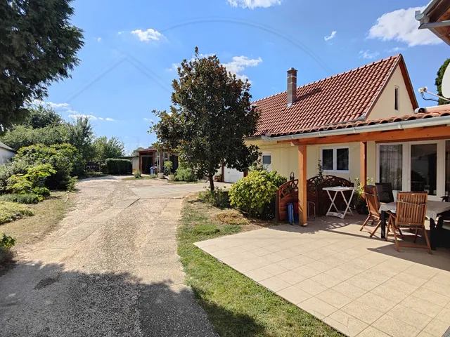 Eladó ház Pogány 205 nm