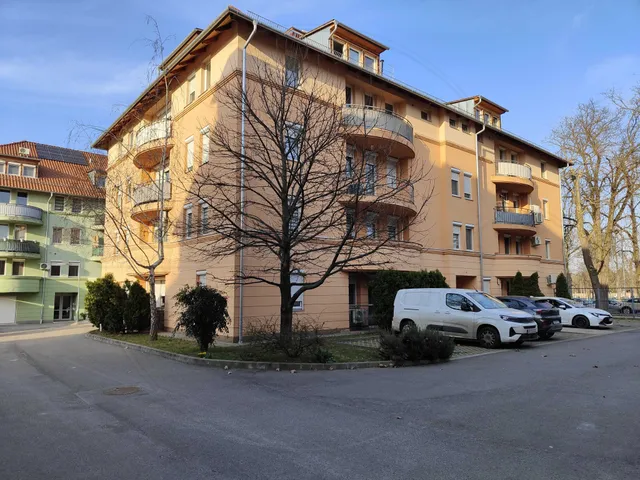 Eladó lakás Pécs, Kertváros 46 nm