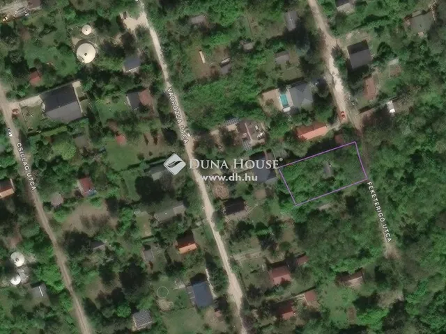 Eladó telek Budakeszi 720 nm