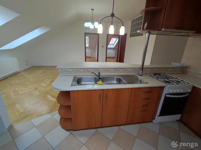 Kiadó lakás Szekszárd, Felsőváros 88 nm