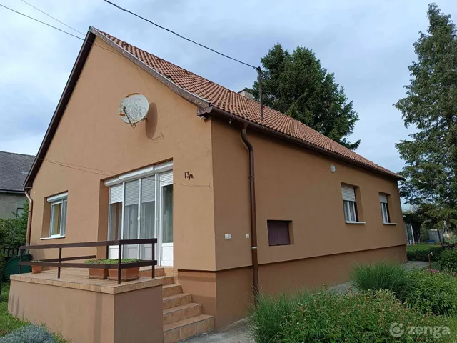 Eladó ház Igal 100 nm