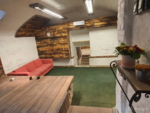 Eladó kereskedelmi és ipari ingatlan Budapest III. kerület 60 nm