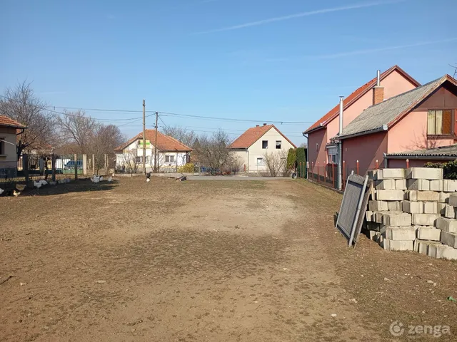 Eladó telek Gomba, Gombai u 64 994 nm