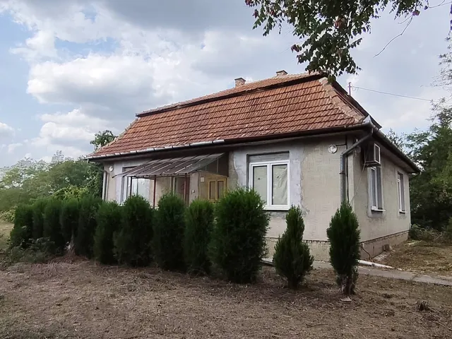 Eladó ház Dánszentmiklós 123 nm