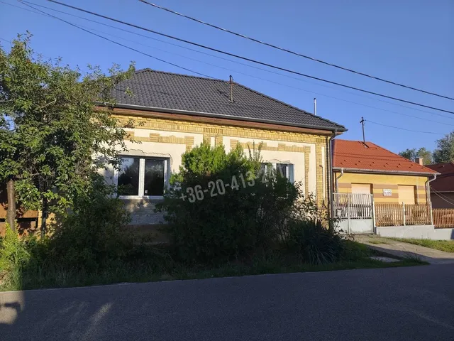 Eladó ház Pécel 156 nm