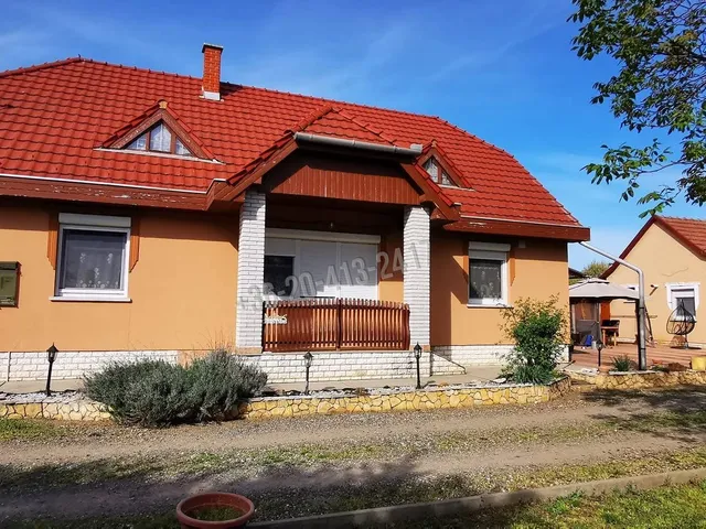 Eladó ház Jászapáti 90 nm