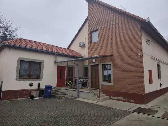 Eladó ház Vecsés 180 nm