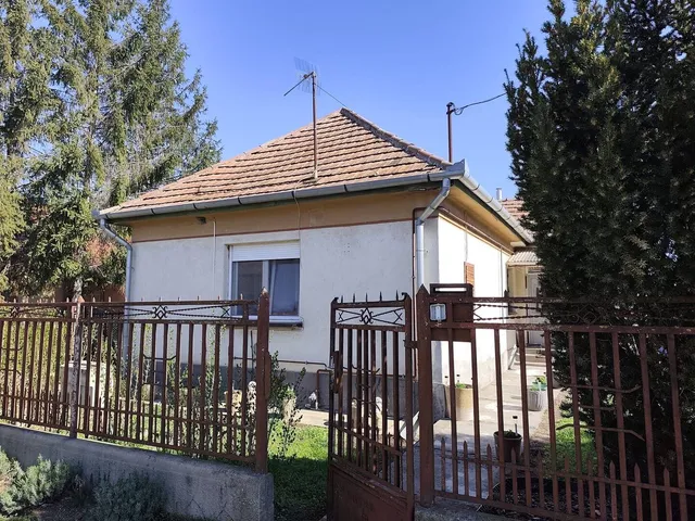Eladó ház Pusztavacs 74 nm