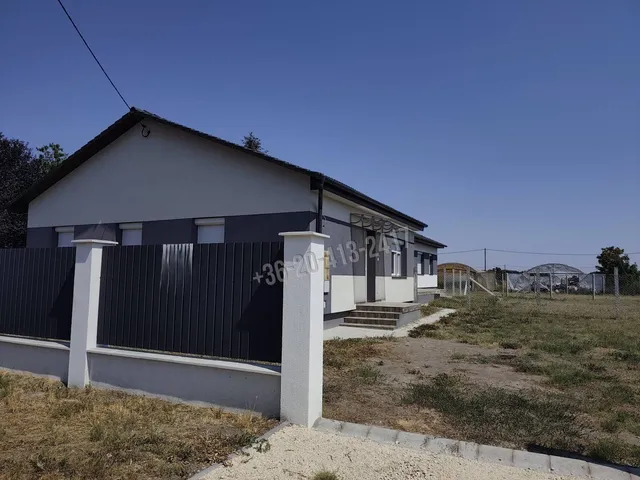 Eladó ház Tiszakécske 86 nm