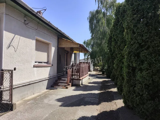 Eladó ház Tápiószele 85 nm
