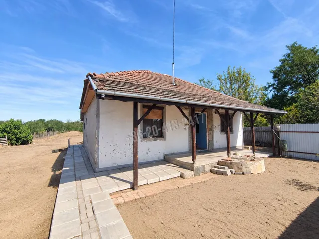Eladó ház Pusztavacs 76 nm