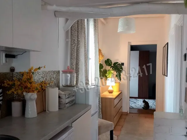 Eladó ház Balatonfőkajár 290 nm