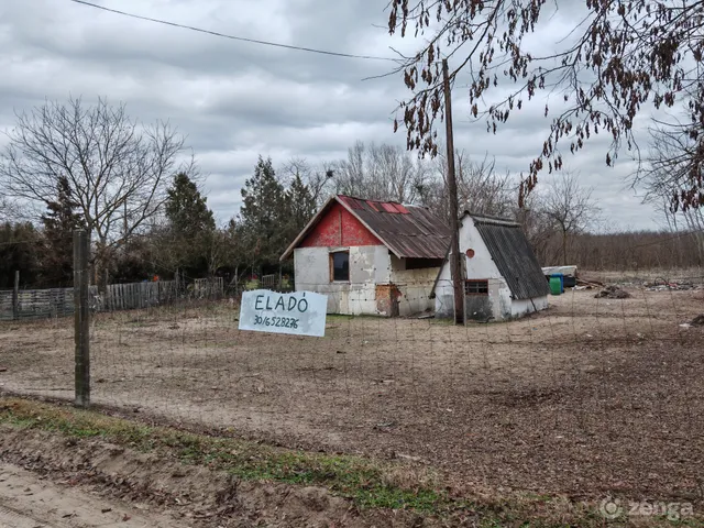 Eladó telek Kecskemét, Szarkás 2530 nm