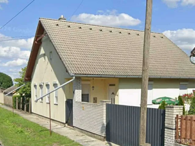 Eladó ház Fadd 93 nm