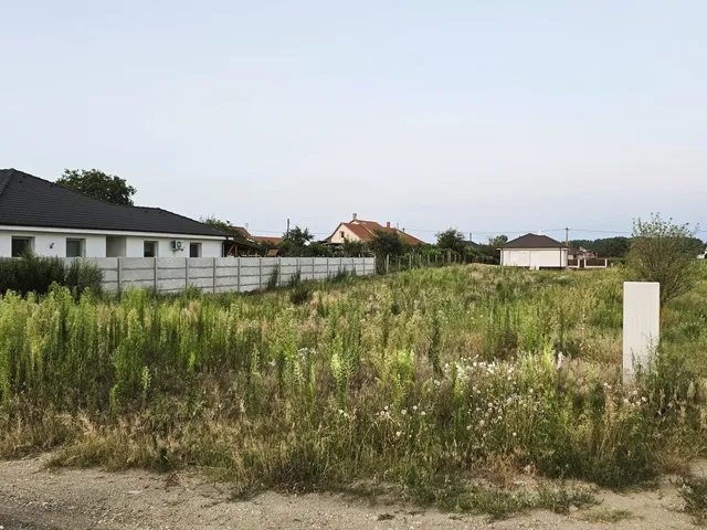 Eladó telek Mikepércs 972 nm