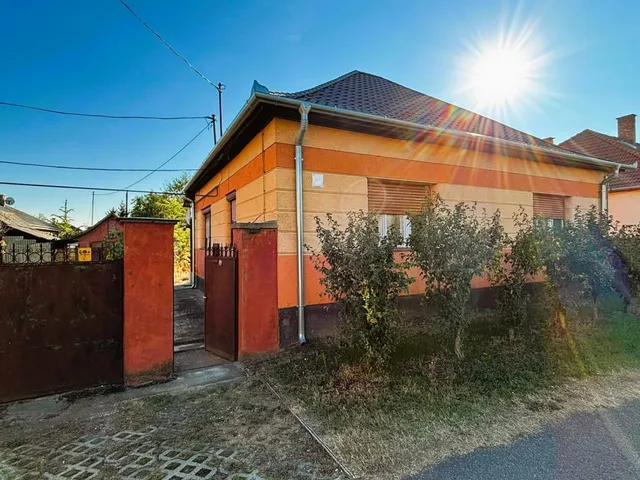 Eladó ház Mikepércs, Szabadság 97 nm
