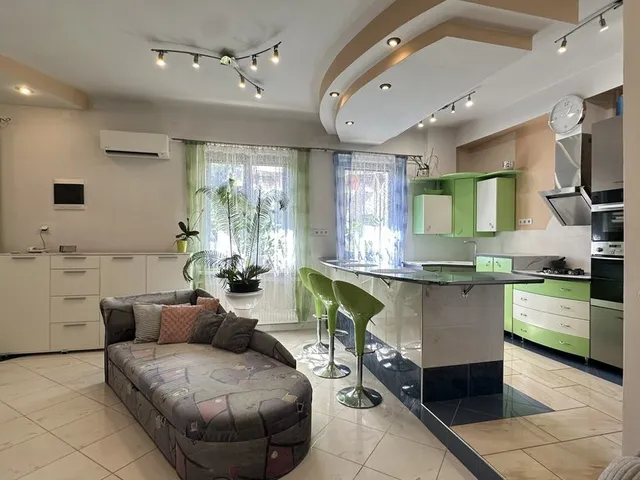 Eladó lakás Budapest XX. kerület, Pacsirtatelep 100 nm