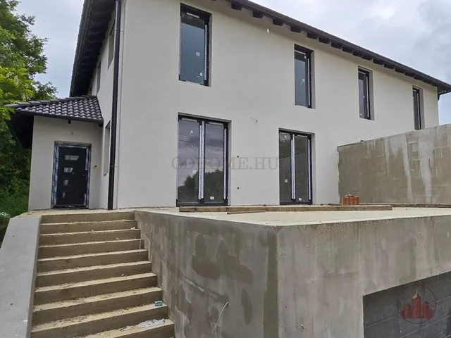 Eladó ház Érd 210 nm