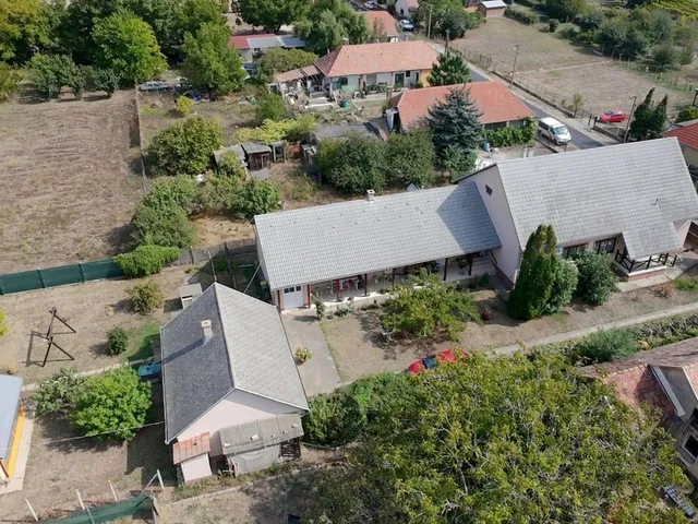 Eladó ház Nyáregyháza 267 nm